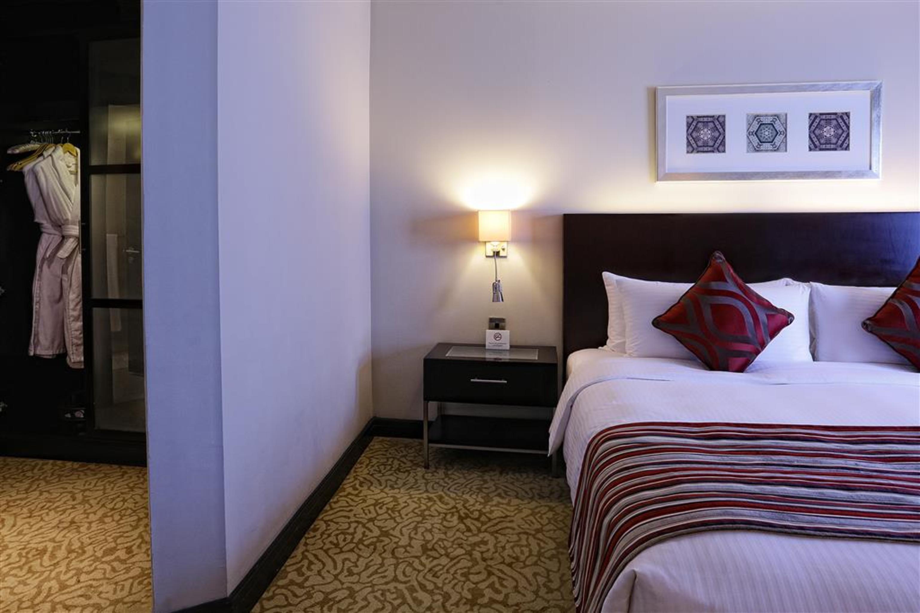 Hotel Ramada Plaza By Wyndham Dubai Deira Zimmer foto
